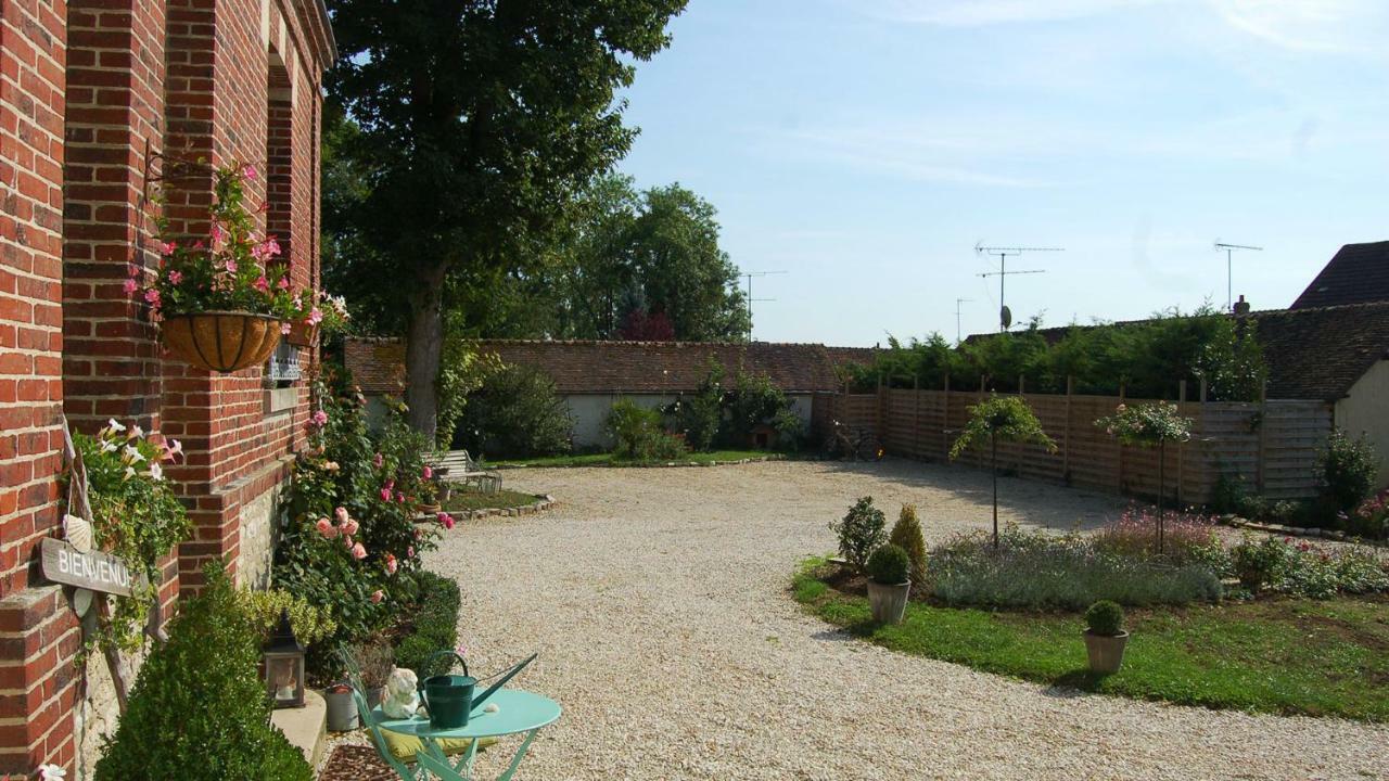 Bed and Breakfast Le Manoir Du Menillet Bornel Экстерьер фото